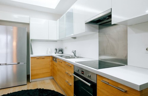 Atasehir Apartamento | Sleek Residence with View 6 min to Brandium Mall