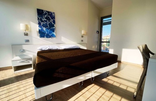 Rosate Casa | Modern master bedroom 10 minutes from highway toll booth