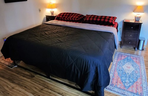 The Woods Chalet De Esquí | Chalet on 17th hole; Golf Resort; Hot tub & Pool Access; Pet Friendly!