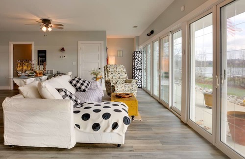 Florence Casa | Waterfront Retreat w/ Dock on Turtle Creek Bay!