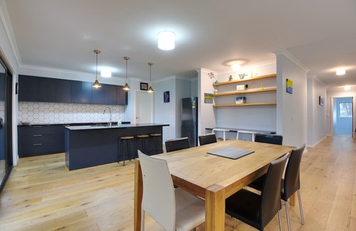 Mount Helen Casa | Spacious Family Escape close to Federation Uni & Buninyong