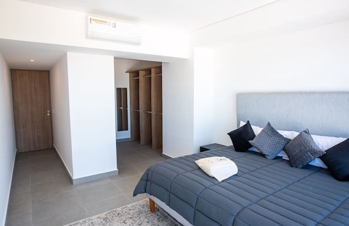 Xcumpich Apartamento | New Deluxe Unit, Signature Condominium by The Harbor