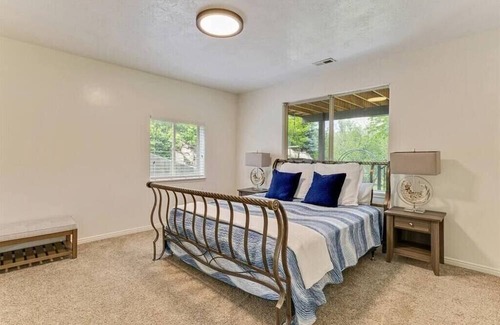 Highland Casa | Highland Oasis | New Hot Tub | Hammock | Fire Pit