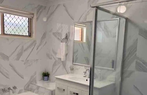 Calamvale Casa | Home away from Home