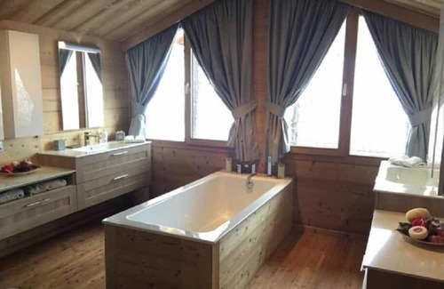 Allos Chalet De Esquí | Vrbo Property