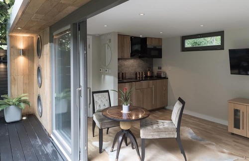 Hillrise Cabina | Stunning Highgate / Crouch End Garden Annexe