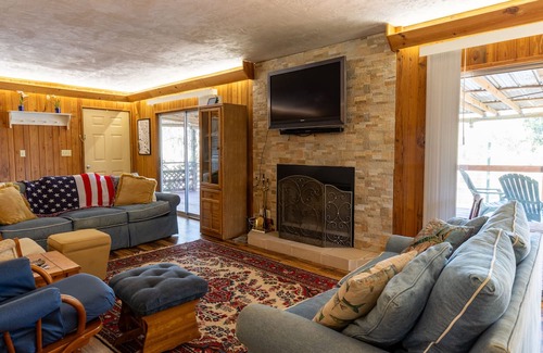Bell Cabina | Charming Cabin w/ Dock on the Suwannee River