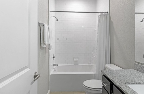 Meadow Woods Apartamento | Modern Apartment in Prime Location (ID1326X971)