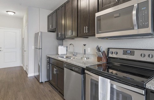 Meadow Woods Apartamento | Modern Apartment in Prime Location (ID1326X971)