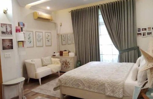 Islamabad Casa | 3 floor home in Islamabad with huge lawn, parking