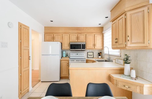 Brossard Casa | Our charming house offers an unparalleled experience