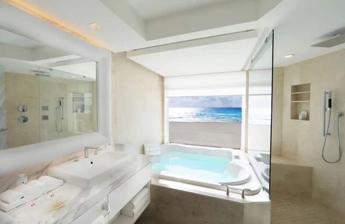 Punta Cancun Complejo | Le Blanc Spa Resort w/ Diamond All Inclusive!