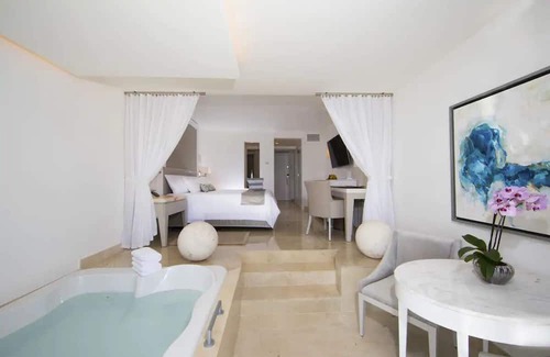 Punta Cancun Complejo | Le Blanc Spa Resort w/ Diamond All Inclusive!
