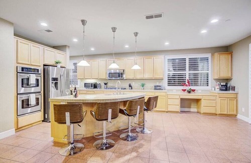 Windsor Casa | 5BD WineCountry Home w/ HotTub, BBQ, & Billiards