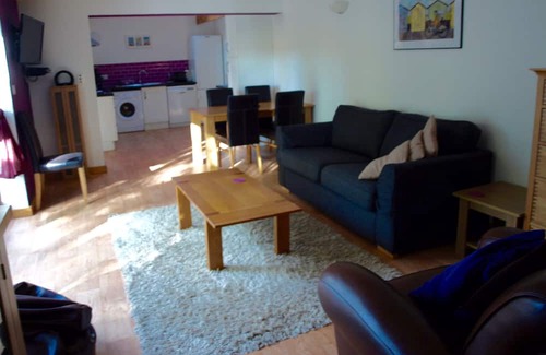 Norwich Casa | Holiday Barn with Lake views - 15 mins from Norwich city