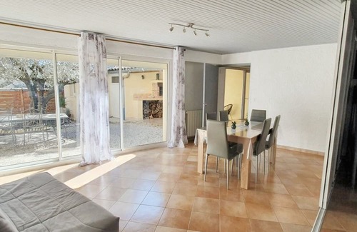 Saint-Maurice-sur-Eygues Apartamento | Homerez - Apartement for 5 ppl. with garden at Saint-Maurice-sur-Eygues