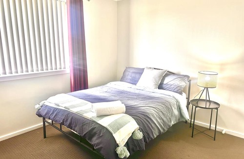 Wallsend Casa | Maya's 6 bedrooms in Newcastle