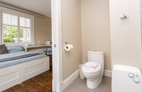 Desjardins Apartamento | La Petite Vue - Private Bathroom and Terrace