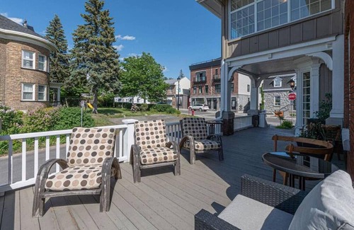 Desjardins Apartamento | La Petite Vue - Private Bathroom and Terrace