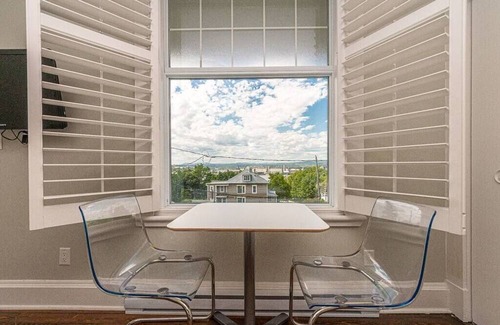 Desjardins Apartamento | La Juliette - Private Bathroom and Balcony