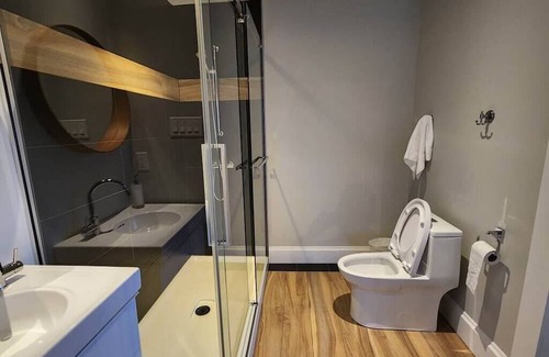 Desjardins Apartamento | La Juliette - Private Bathroom and Balcony