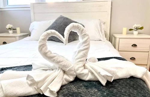 Elmhurst Casa | NEW - 5 mins from Elmhurst Uni - Elmhurst Hospital - Pet Friendly