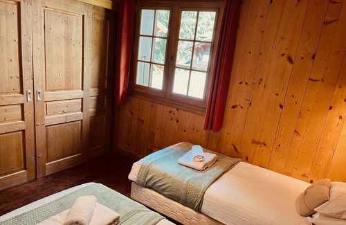 Les Prodains Chalet De Esquí | Charming property in a quiet hamlet near to the Prodain Express ski lift.