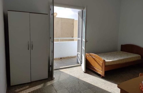 Pic ville Apartamento | Charming 3-bedroom Apartment in Cité Habib, Sfax, Tunisia With TV and AC 🌿