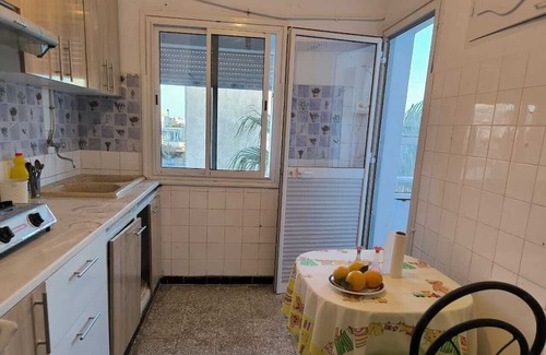 Pic ville Apartamento | Charming 3-bedroom Apartment in Cité Habib, Sfax, Tunisia With TV and AC 🌿