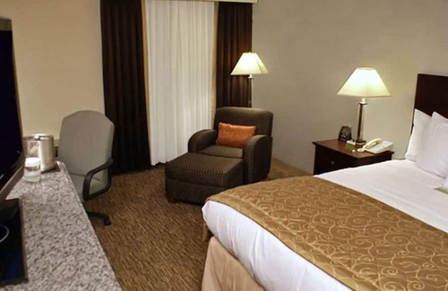 Rocky Mount Casa | Relax and Unwind: 4 Units Near Rocky Mount City Lake! Onsite Pool. Parking.