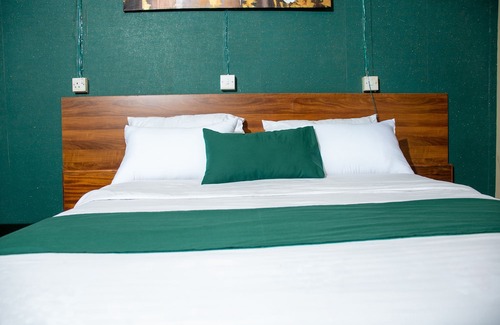 Shabab Cabaña | Starry Nights Cottage -2 minutes to the Mall and 4 minutes from Nakuru Town!
