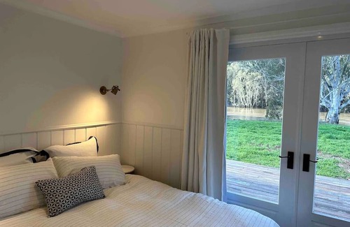 Darlington Point Cabina | The River Cabin