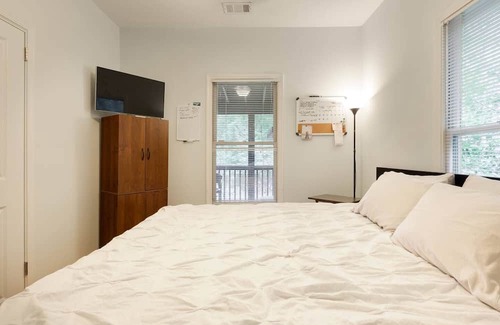 Westside Cabaña | Cozy Midtown Atlanta Cottage