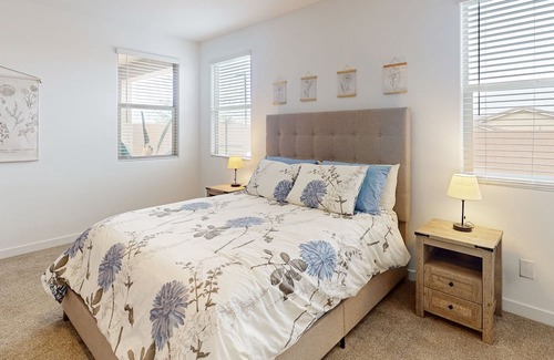 South Mountain Casa | Spacious, mountain view home with a private pool, enclosed yard, & washer/dryer