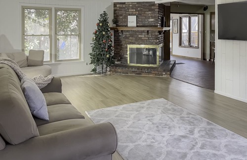 Overland Park Casa | THE CASTLE HOUSE