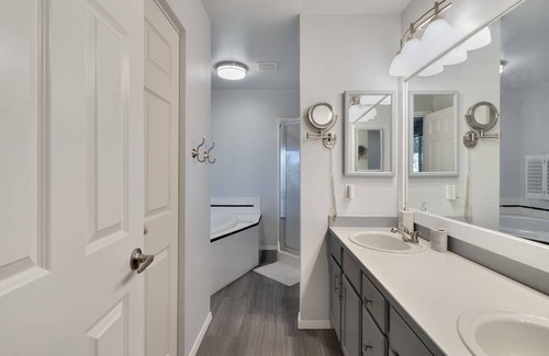 Milton Casa | Hot Tub Hideout Serenity in Scenic Milton, WA