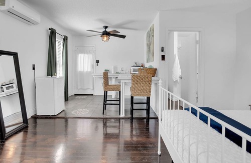 Jefferson Apartamento | Centrally located, Spanish style studio, Convenient and Cozy, Long Term stays