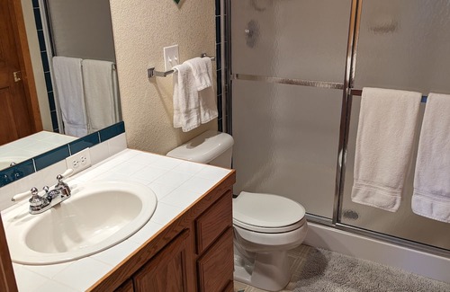 Evergreen Meadows Apartamento | Park setting In-law Apartment