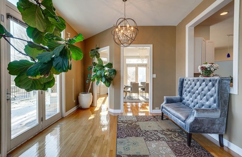 Mokena Casa | Stunning Mokena Home w/ Pool + Deck w/ Lake View!