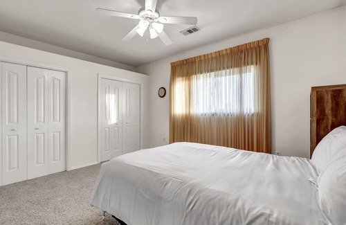 Hanford Casa | Beautiful Garden Home in Hanford