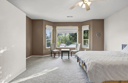 Hanford Casa | Beautiful Garden Home in Hanford
