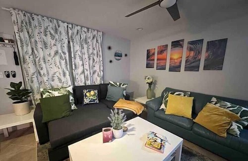 Coral Heights Apartamento | 3 Bedroom 751272 by Houzlet