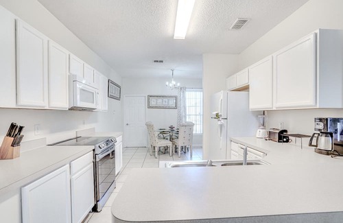 Sunset Ridge Apartamento | 5 Bedroom 737521 by Houzlet