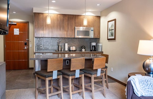 Revelstoke Condominio | Downhill Dreams by Revelstoke Vacations