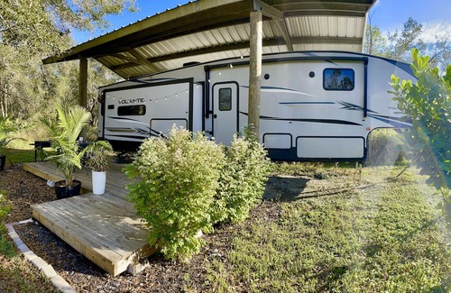 Braden River Casa | Modern Camper/RV in Sarasota - 9 min from Myakka Park