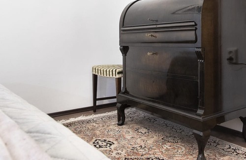 Taban Casa | 5 min walk to Buda castle, private patio and garden, detached garage, winefridge