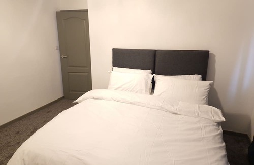 Oldbury Casa | Walker Lodge, located in a serene environment. Rooms are equipped and cosy.