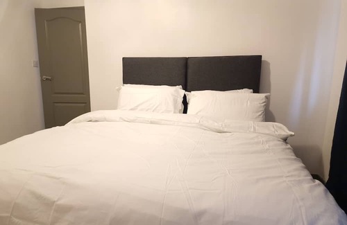 Oldbury Casa | Walker Lodge, located in a serene environment. Rooms are equipped and cosy.