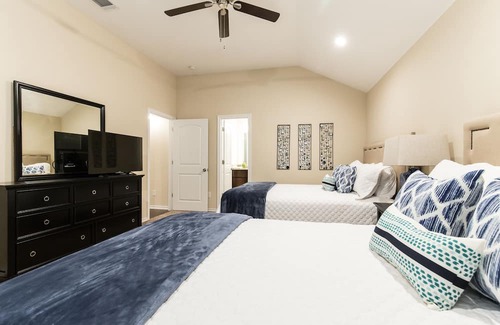 Cedar Crest Casa | Private Home with Pool - 10 Min. to Downtown!