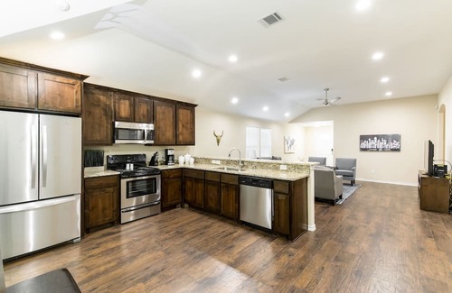 Cedar Crest Casa | Private Home with Pool - 10 Min. to Downtown!
